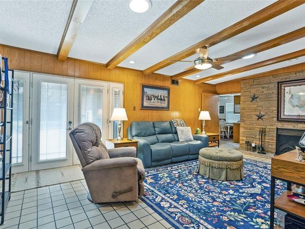 1012  Walnut Drive , Arlington Texas 76012