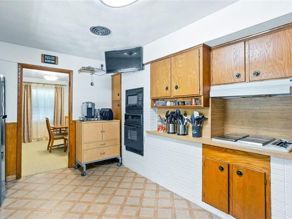 1012  Walnut Drive , Arlington Texas 76012