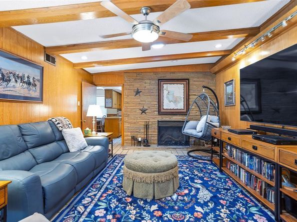 1012  Walnut Drive , Arlington Texas 76012