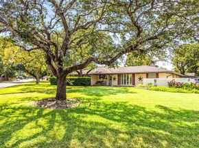 1012  Walnut Drive , Arlington Texas 76012
