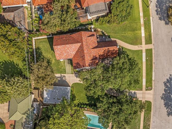 2336  Medford Court E, Fort Worth Texas 76109
