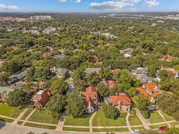 2336  Medford Court E, Fort Worth Texas 76109