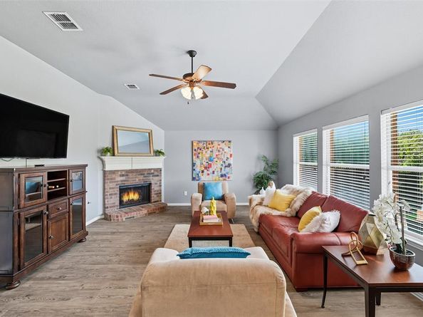 5005  Hopewell Drive , Garland Texas 75043