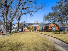 1415  Bluebonnet Drive , Fort Worth Texas 76111