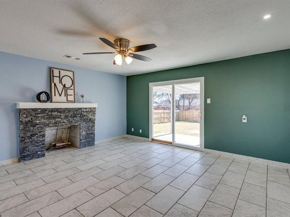 1530  Caravan Trail , Dallas Texas 75241