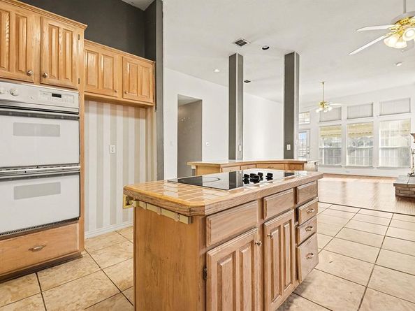 1005  Creek Bend , Carrollton Texas 75007