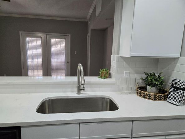 5325  Bent Tree Forest Drive  1129, Dallas Texas 75248