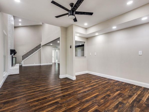 2226  Meadowview Drive , Garland Texas 75043