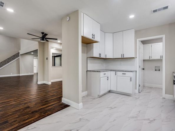 2226  Meadowview Drive , Garland Texas 75043