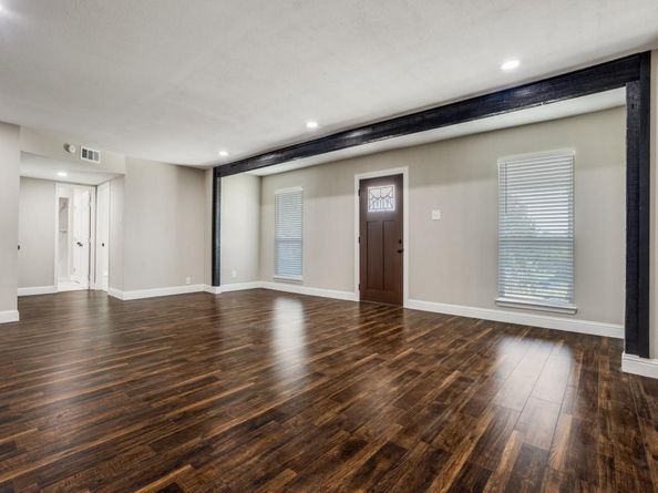 2226  Meadowview Drive , Garland Texas 75043