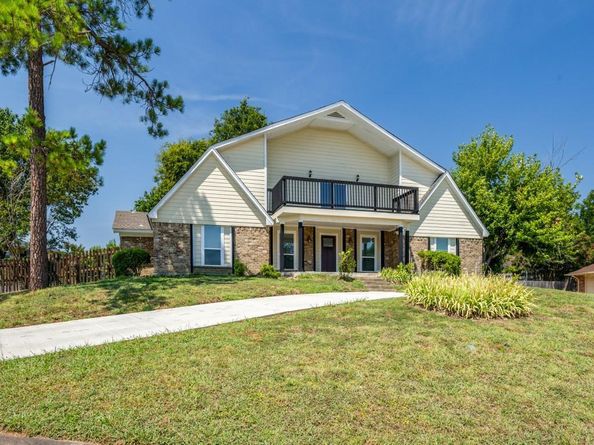 2226  Meadowview Drive , Garland Texas 75043