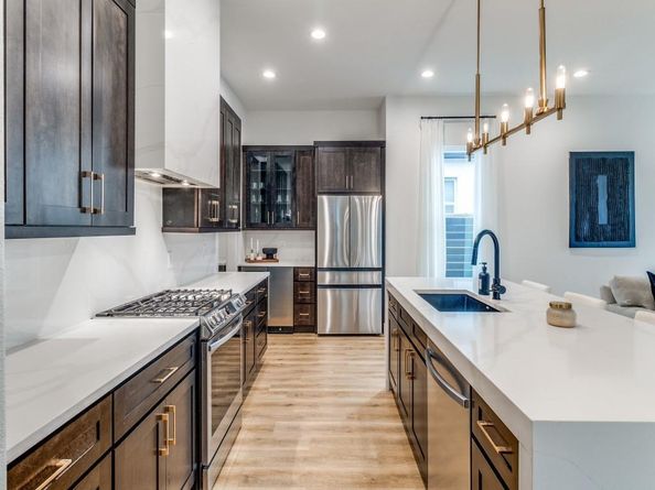2146  Roanoke Avenue , Dallas Texas 75235