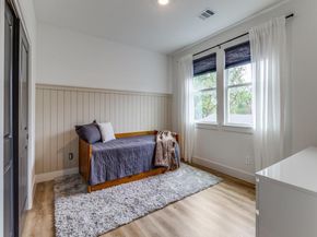2146  Roanoke Avenue , Dallas Texas 75235