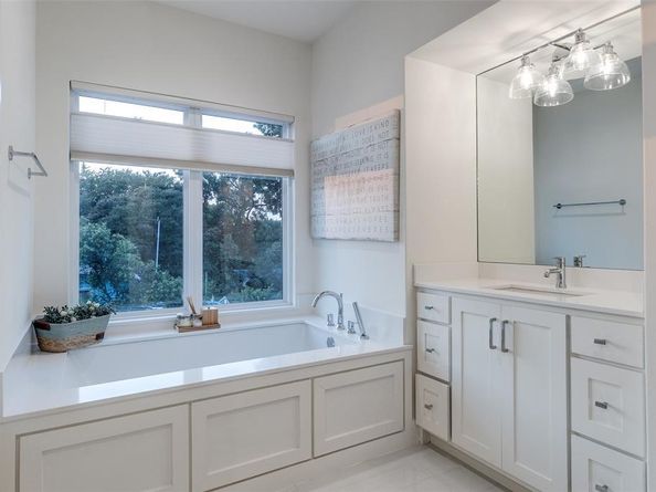 1018  Cristler Avenue , Dallas Texas 75223