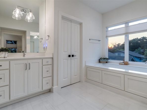 1018  Cristler Avenue , Dallas Texas 75223