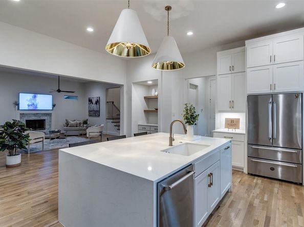 1018  Cristler Avenue , Dallas Texas 75223