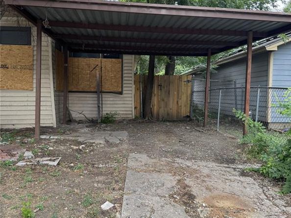 1136 E Leuda Street , Fort Worth Texas 76104