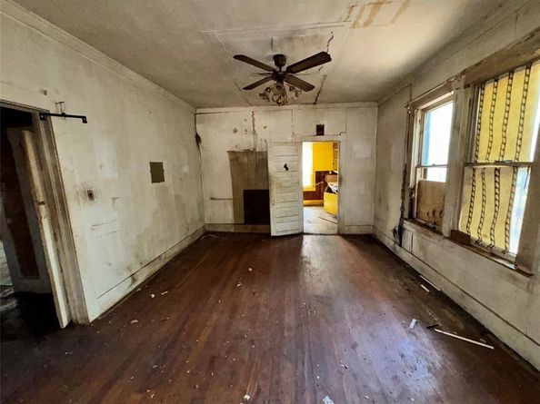 1136 E Leuda Street , Fort Worth Texas 76104
