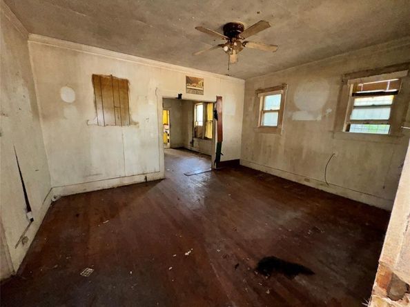 1136 E Leuda Street , Fort Worth Texas 76104