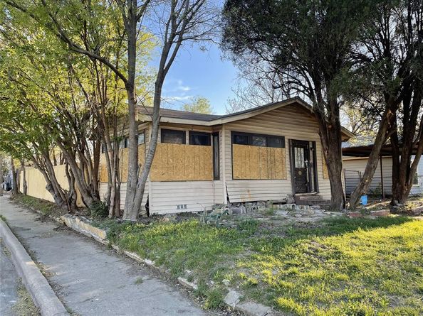 1136 E Leuda Street , Fort Worth Texas 76104
