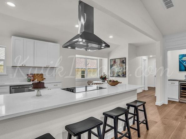 8808  Echo Valley Drive , Dallas Texas 75243