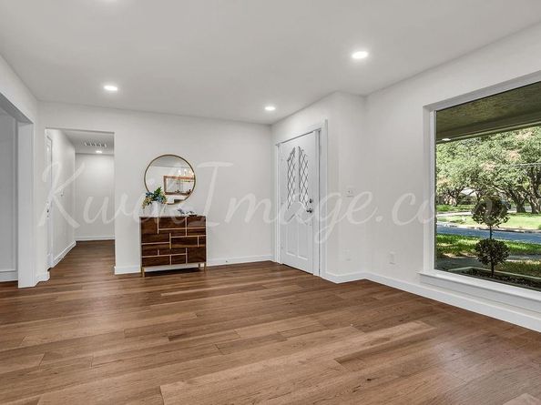 8808  Echo Valley Drive , Dallas Texas 75243