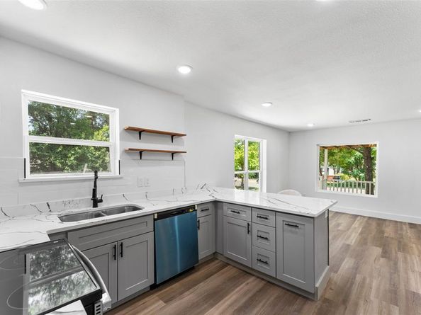 2730 Gladstone, Dallas Texas 75211