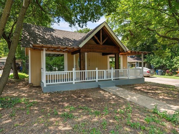 2730 Gladstone, Dallas Texas 75211