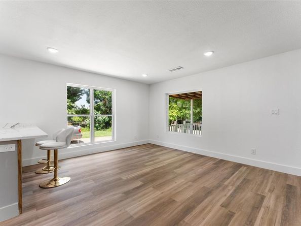 2730 Gladstone, Dallas Texas 75211