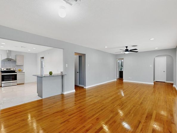 1900  Hilltop Drive , Garland Texas 75042