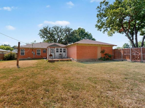 1900  Hilltop Drive , Garland Texas 75042
