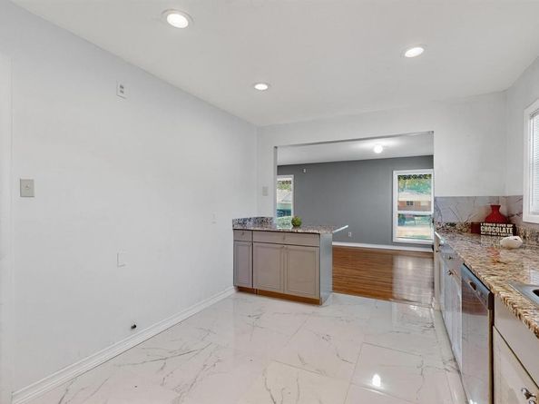 1900  Hilltop Drive , Garland Texas 75042