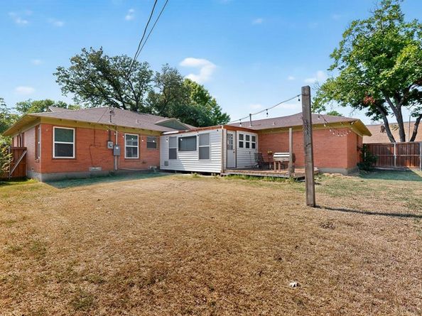 1900  Hilltop Drive , Garland Texas 75042