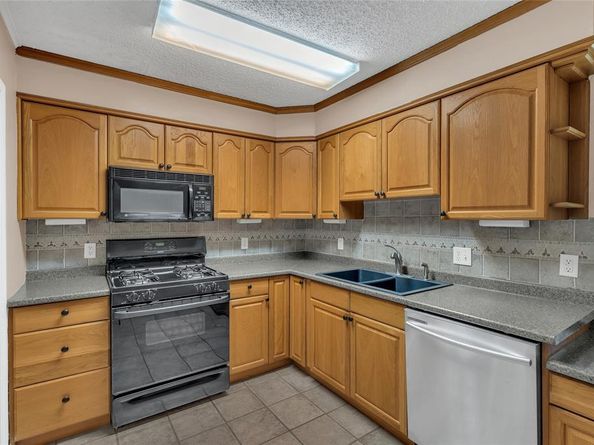 815  Milam Drive , Euless Texas 76039