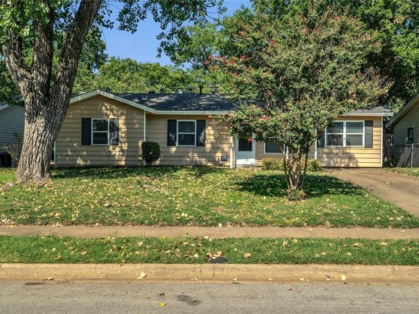 815  Milam Drive , Euless Texas 76039