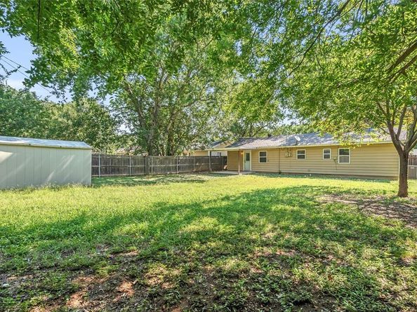 815  Milam Drive , Euless Texas 76039