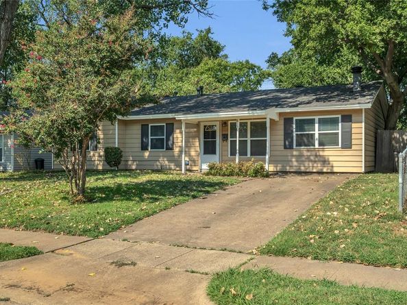 815  Milam Drive , Euless Texas 76039