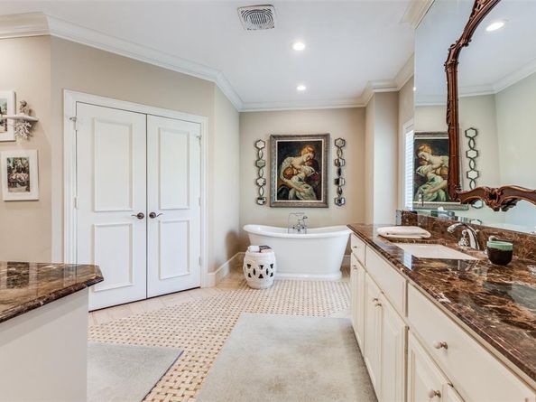 2703  Welborn Street , Dallas Texas 75219