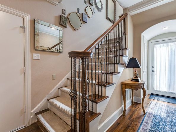 2703  Welborn Street , Dallas Texas 75219