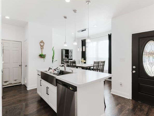 2808  17th Street , Fort Worth Texas 76106