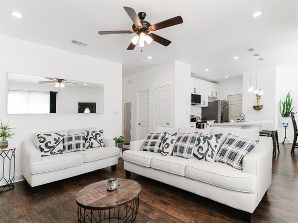 2808  17th Street , Fort Worth Texas 76106