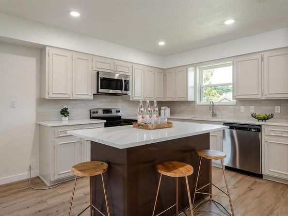 10234  Deermont Trail , Dallas Texas 75243