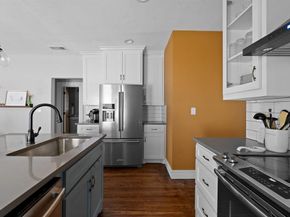 407 S Marlborough Avenue , Dallas Texas 75208