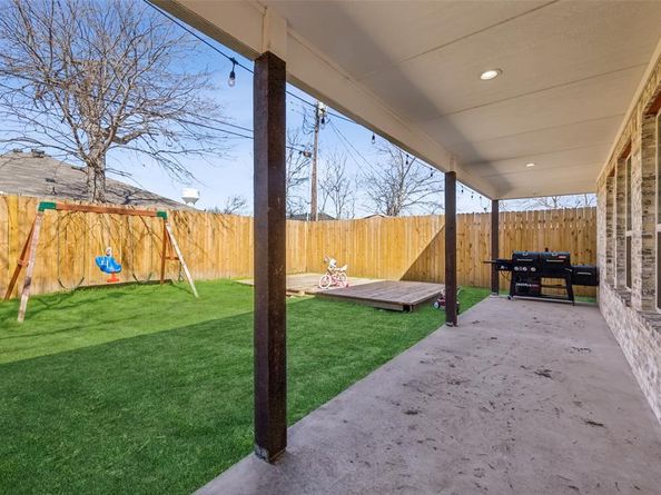 135  Birch Lane , Roanoke Texas 76262