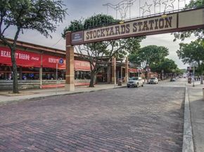 2601  Hutchinson Street , Fort Worth Texas 76106