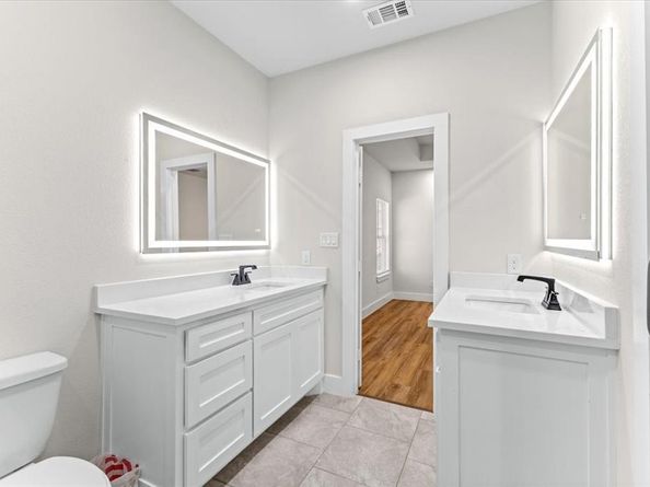 2601  Hutchinson Street , Fort Worth Texas 76106