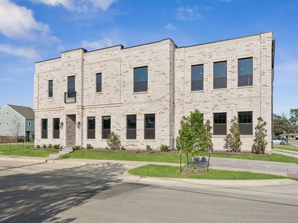 305  Sunset Lane  101, Fort Worth Texas 76114