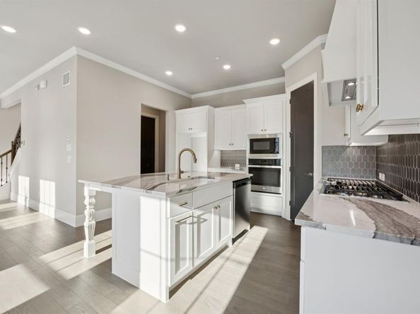 305  Sunset Lane  101, Fort Worth Texas 76114