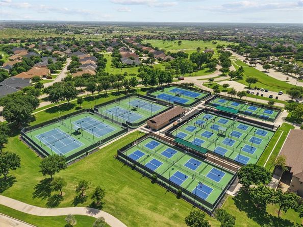 12401  Tuff Trail , Denton Texas 76207