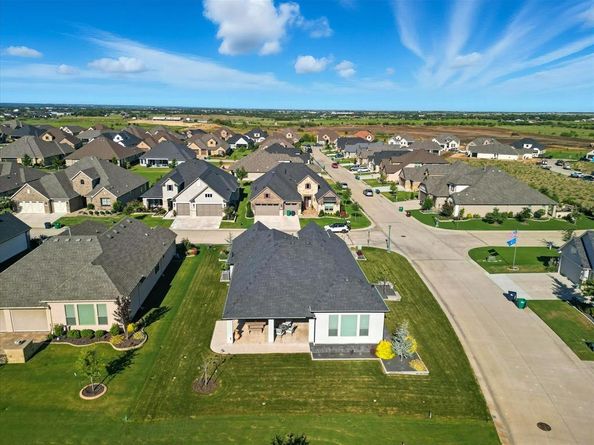 12401  Tuff Trail , Denton Texas 76207